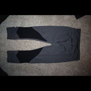 2- tone lululemon cropped leggings
